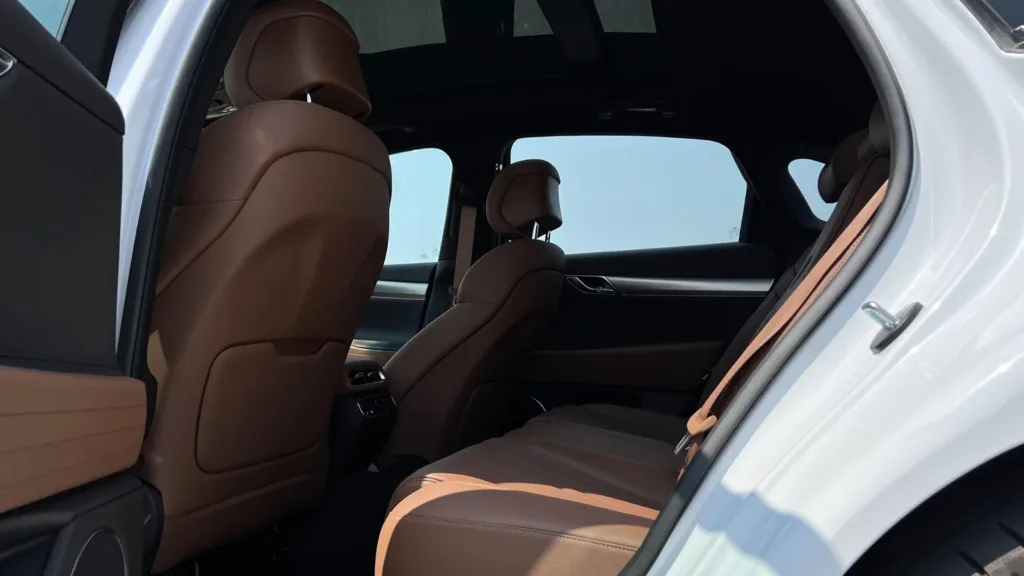 2023 Genesis G80 Royal 2.5L White 23