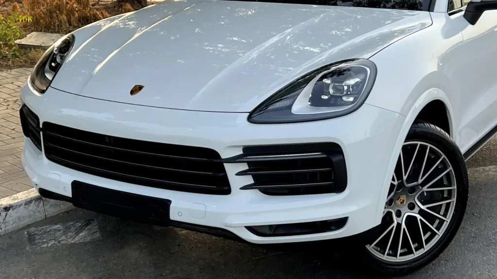 2023 Porsche Cayenne Coupe Platinum Edition 02