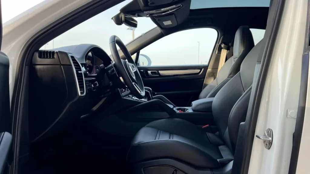 2023 Porsche Cayenne Coupe Platinum Edition 17