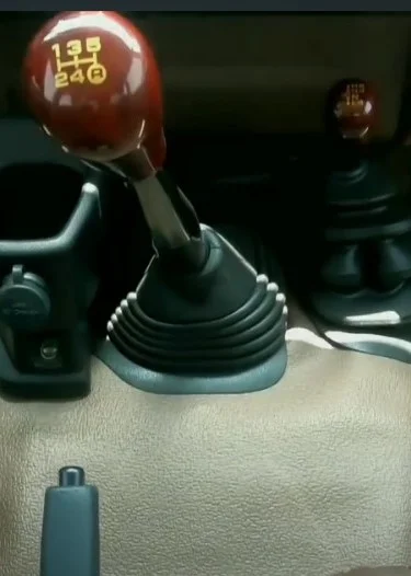 022 2023 Black Mountain LC79 6X6 4.5l V8 turbo diesel 26 B