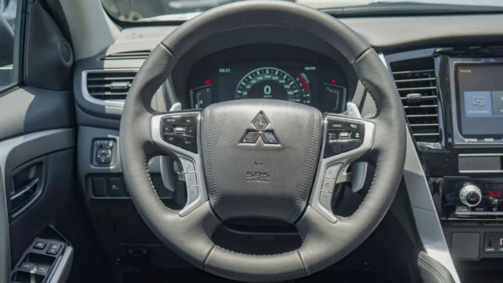 MITSUBISHI PAJERO SPORTS 2.4L DIESEL 4WD GLS 15