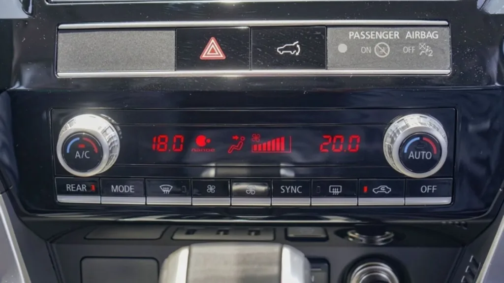 MITSUBISHI PAJERO SPORTS 2.4L DIESEL 4WD GLS 17