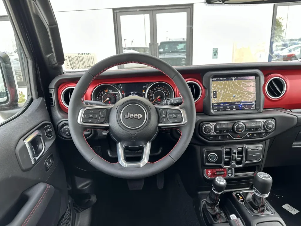 Jeep Wrangler Rubicon White 4 Doors 2.0L 2023 07