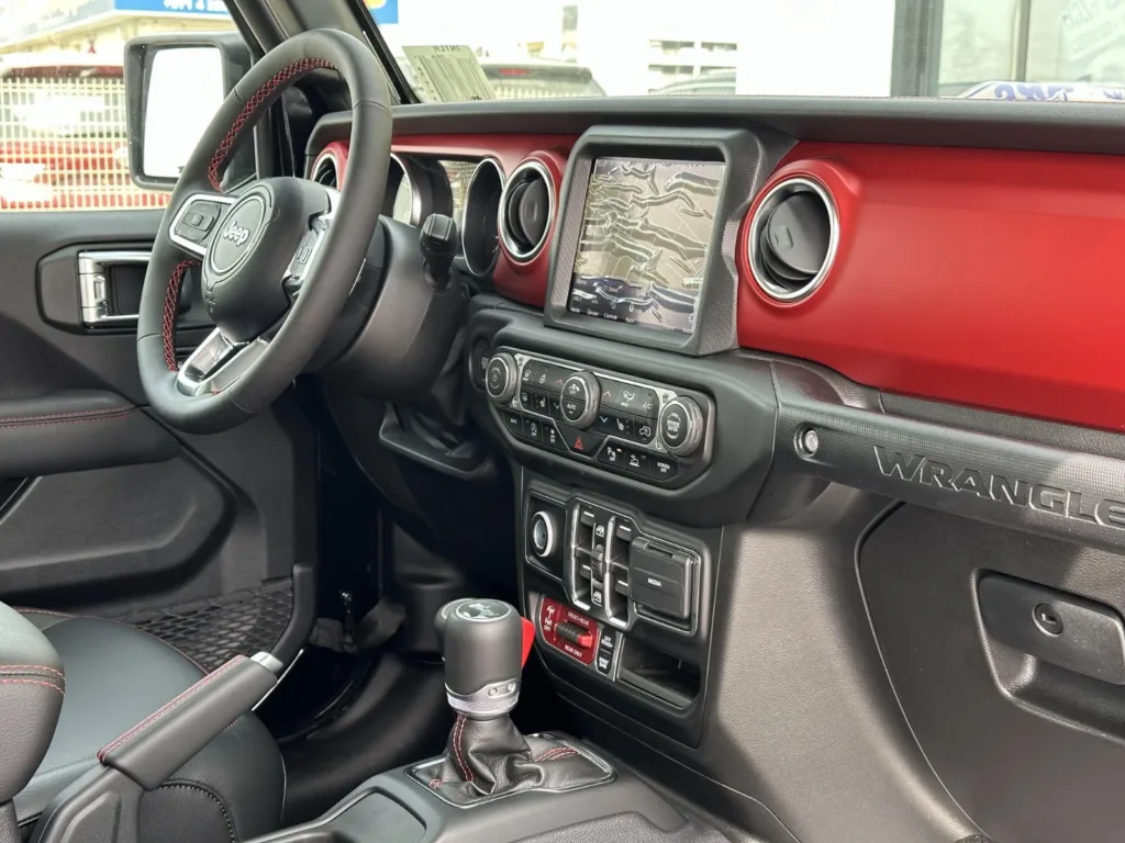 Jeep Wrangler Rubicon White 4 Doors 2.0L 2023 15