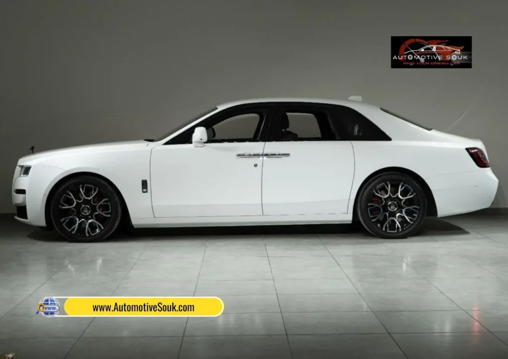 2022 Rolls Royce Black Badge Ghost RoW 002