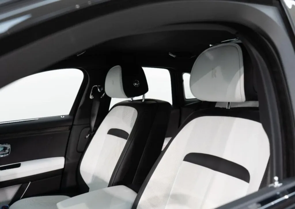 2022 Rolls Royce Black Badge Ghost RoW 018
